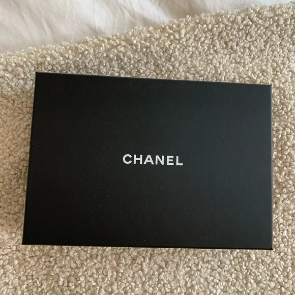 CHANEL Classic Wallet On Chain WOC in Salmon Beige Lambskin Leather - Picture 7 of 16